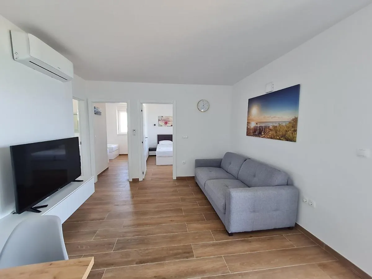 Apartmani Adria Nin 0*,